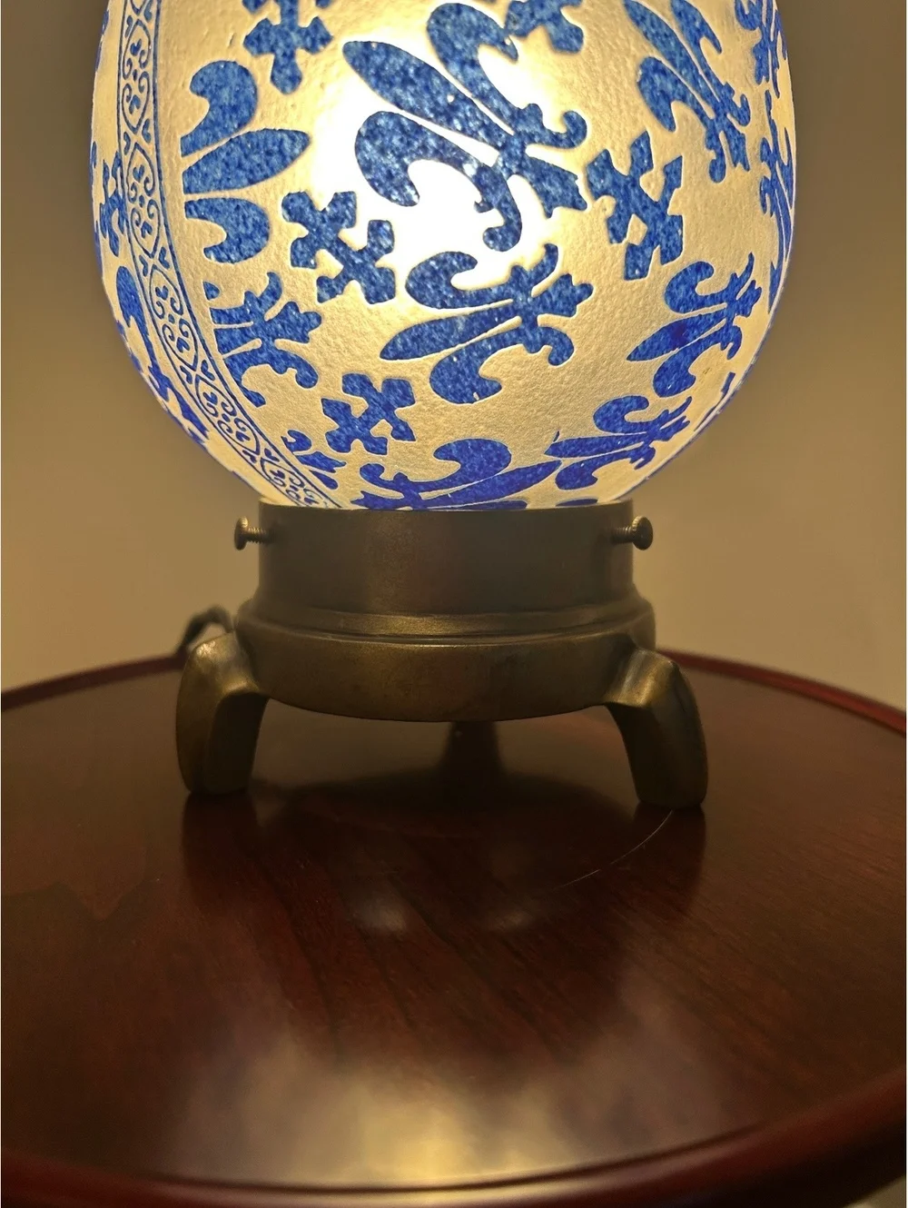 Vintage Egg Lamp with Cameo-Style Fleur-de-Lis Pattern